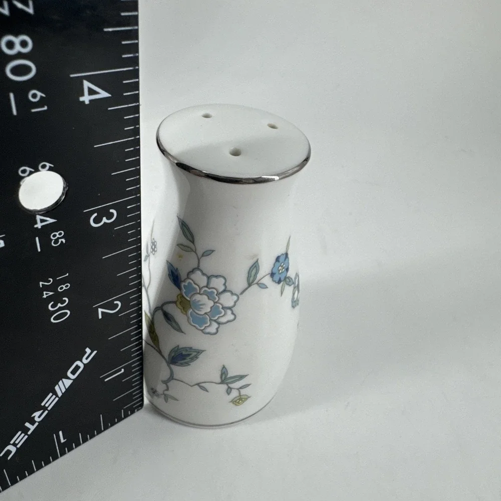 Noritake salt pepper